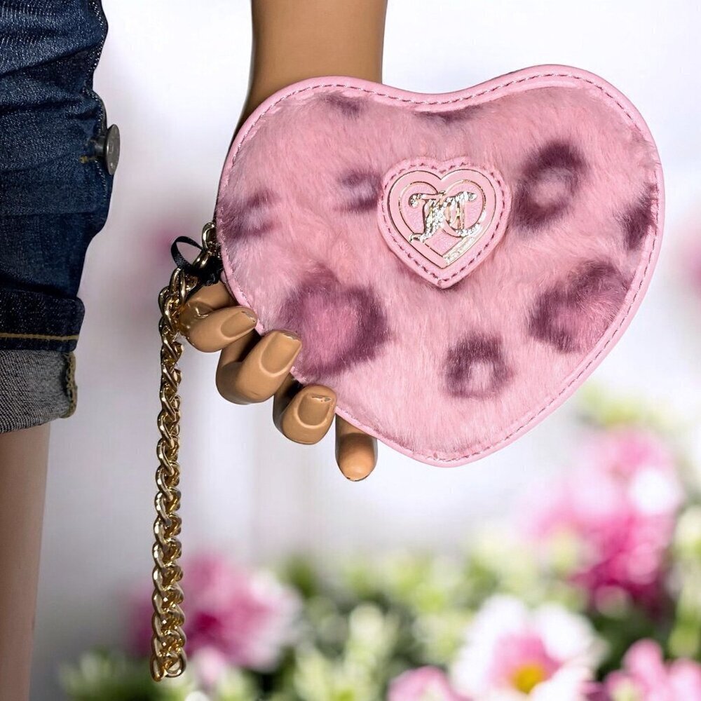 Juicy Couture Faux Fur Pink Leopard Print Get Cozy Heart Shape Wristlet Bag NWT - Picture 3 of 6